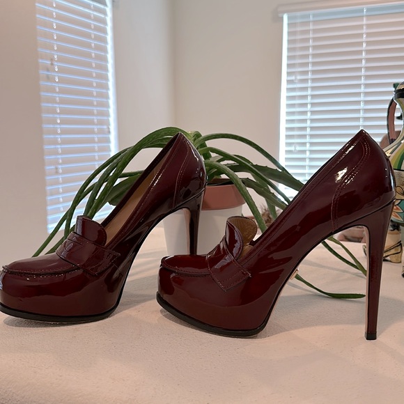 Gorgeous Pour La Victoire Patent Leather Burgundy Platform Heels❣️ - Picture 12 of 16